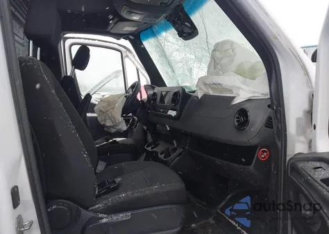 2019 Mercedes-Benz Sprinter 1500 from USA, damaged, VIN WD3PE7ED5KT011253